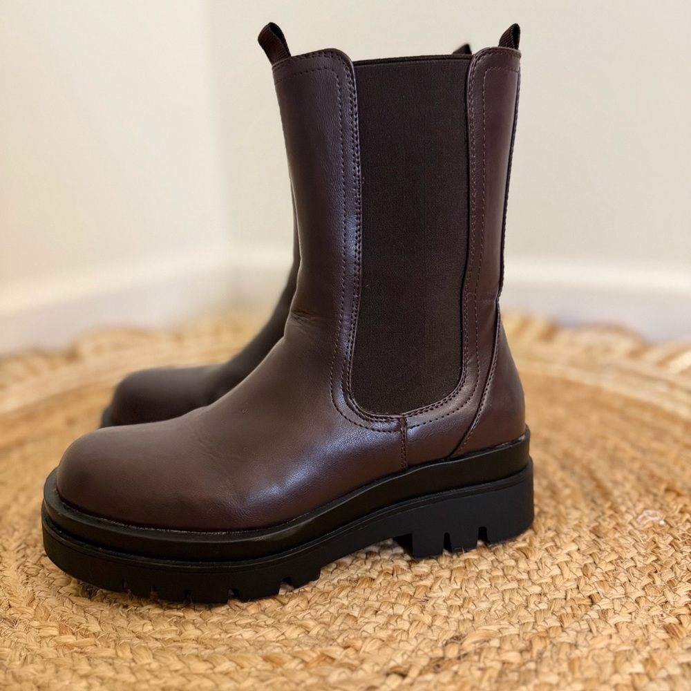 🌾‎ Chocolate Brown Chelsea Boots EUC
